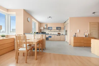 Na predaj 3-izbový byt, 80 m², Bratislava-Podunajské Biskupice