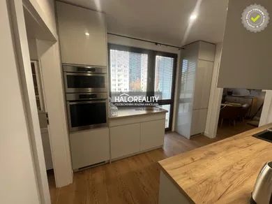 Na predaj 3-izbový byt, 77 m², Poprad, Letná