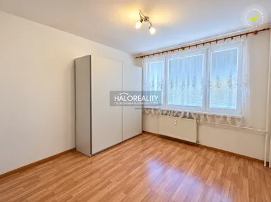 Na predaj 3-izbový byt, 80 m², Prievidza