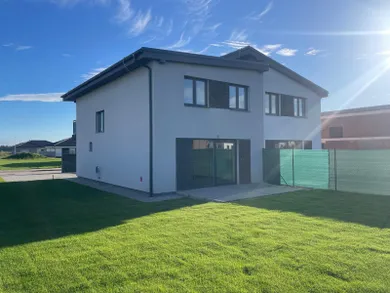 Domy na sprzedaż, 5-pokojowe, Cífer · €249 900