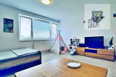 Na prenájom 1-izbový byt, 48 m², Zvolen, Strážska cesta