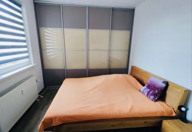 Na predaj 3-izbový byt, 65 m², Bratislava-Petržalka, Markova