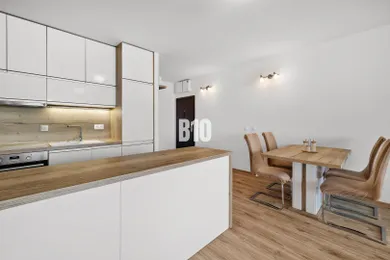 Na predaj 3-izbový byt, 62 m², Slovenský Grob, Dúhová