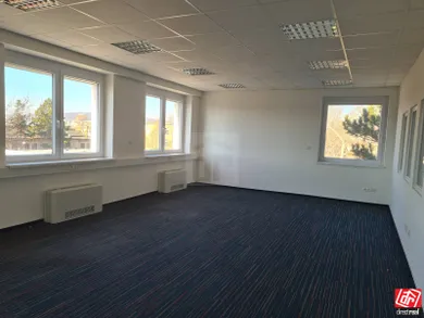 Na prenájom komerčné, 315 m², Bratislava-Ružinov, Technická
