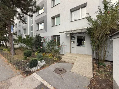 Na predaj 4-izbový byt, 84 m², Bratislava-Petržalka, Vyšehradská