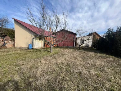 Na predaj objekt, 200 m², Štúrovo, Petőfiho