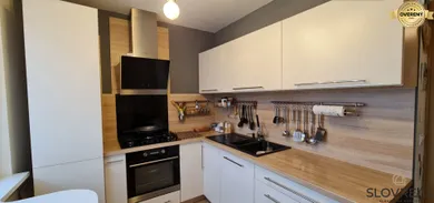 Na predaj 3-izbový byt, 74 m², Levice, Perecká