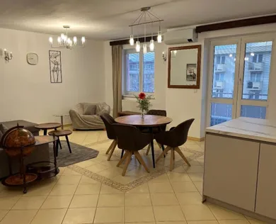 Na prenájom 3-izbový byt, 80 m², Bratislava-Petržalka, Šustekova