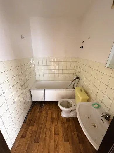 Na prenájom 1-izbový byt, 38 m², Bratislava-Petržalka, Znievska 3027/3