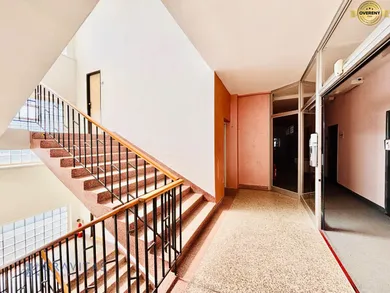 Na prenájom komerčné, 18 m², Bratislava-Nové Mesto, Za kasárňou