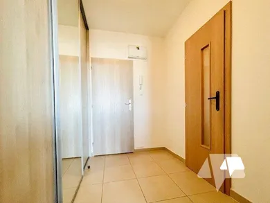 Na prenájom 1-izbový byt, 33 m², Nitra, Coboriho