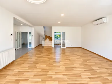 Na prenájom 6-izbový dom, 265 m², Bratislava-Záhorská Bystrica
