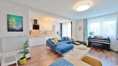 Domy na sprzedaż, 4-pokojowe, Slovenský Grob · €304 000