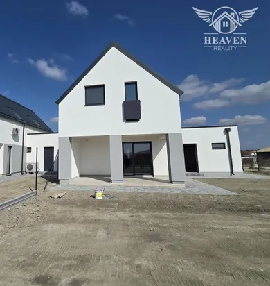 Domy na sprzedaż, 4-pokojowe, Kolárovo · €225 000