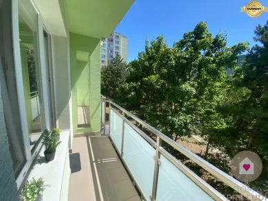 Na prenájom 2-izbový byt, 42 m², Bratislava-Nové Mesto, Riazanská