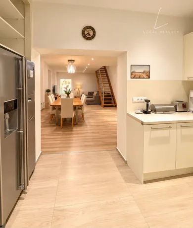 Na prenájom 4-izbový byt, 200 m², Bratislava-Staré Mesto, Palackého