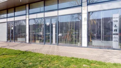 Na predaj komerčné, 300 m², Bratislava-Ružinov, Hrachová