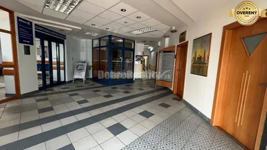 Na prenájom komerčné, 15 m², Prievidza, Záhradnícka