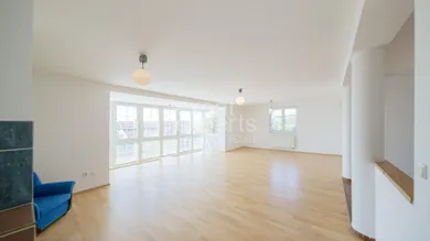 Domy na wynajem, Bratislava-Nové Mesto · €4000