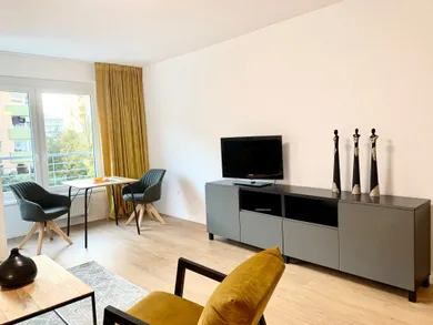 Na prenájom 2-izbový byt, 60 m², Bratislava-Ružinov, Sputniková