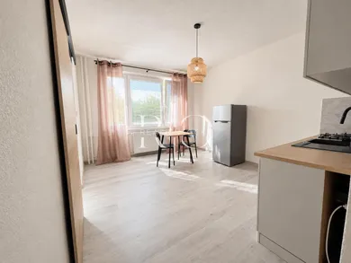 Na prenájom 1-izbový byt, 38 m², Lučenec, -