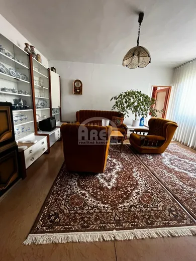 Domy na sprzedaż, 8-pokojowe, Michalovce · €200 000