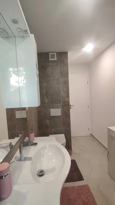 Na predaj 4-izbový byt, 70 m², Bratislava-Ružinov, Exnárova
