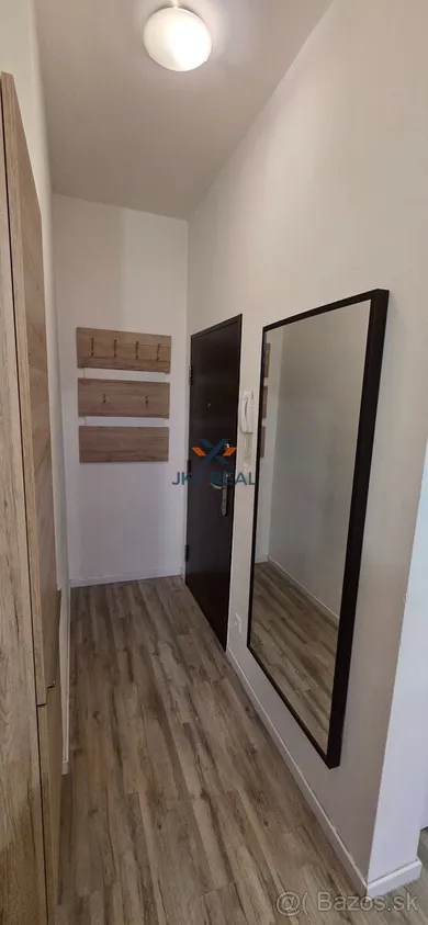 Квартиры в аренду, 2-комнатные, Bratislava-Ružinov · €800