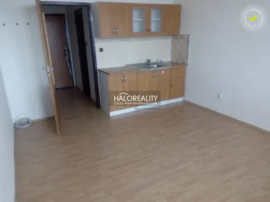 Byty na prenájom 1-izbový, Žiar nad Hronom · €320