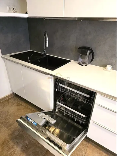 Na predaj 2-izbový byt, 101 m², Bratislava-Karlova Ves, Kresánkova