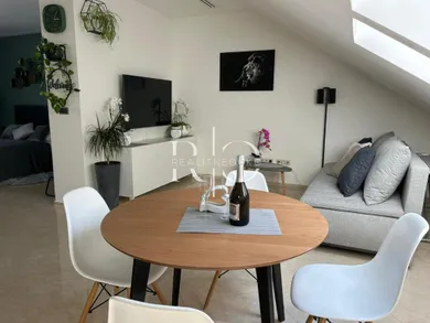 Na predaj objekt, 346 m², Bratislava-Staré Mesto, Námestie 1.mája