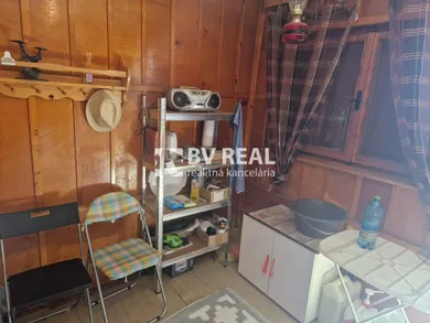 Na predaj rekreačný dom, 304 m², Prievidza, -