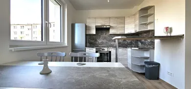 Na prenájom 2-izbový byt, 55 m², Hlohovec, Fraštácka