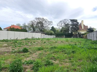 Na predaj pozemok, Sládkovičovo, Školská