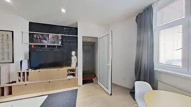 Na prenájom 2-izbový byt, 66 m², Bratislava-Staré Mesto, Zochova