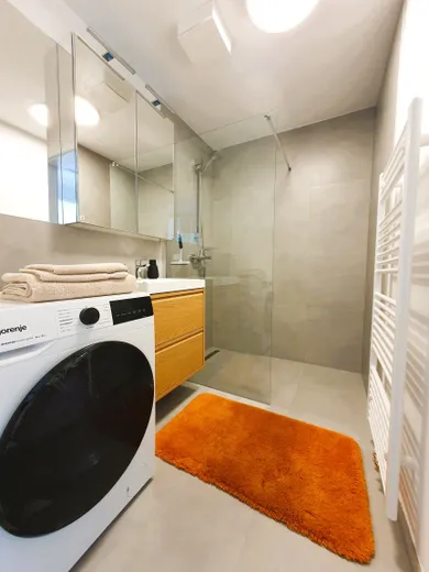 Na prenájom 2-izbový byt, 54 m², Bratislava-Ružinov, Tomášikova