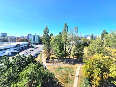 Na prenájom 3-izbový byt, 81 m², Bratislava-Ružinov, Seberíniho