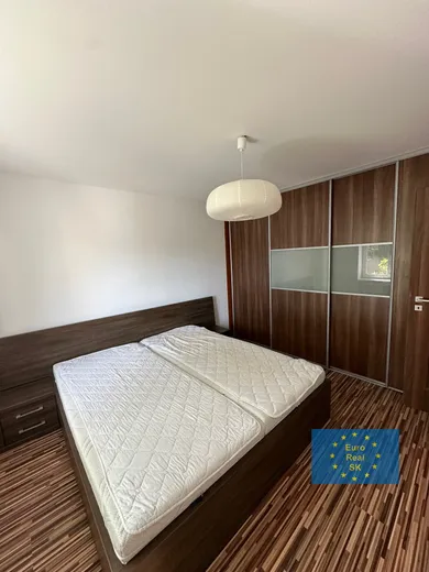 Na prenájom 2-izbový byt, 60 m², Košice-Juh, Pasteurovo námestie
