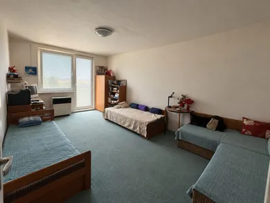 Na predaj 4-izbový byt, 90 m², Ludanice