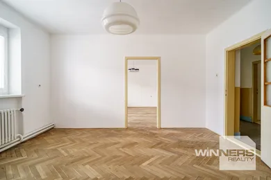 Na predaj 4-izbový dom, 170 m², Piešťany, Záhradná