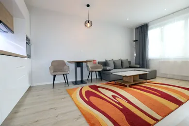 Na prenájom 2-izbový byt, 44 m², Bratislava-Ružinov, Mesačná