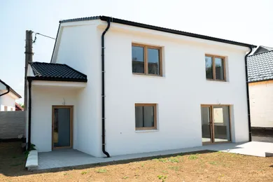 Na predaj 4-izbový dom, 146 m², Nové Mesto nad Váhom, Kukučínova