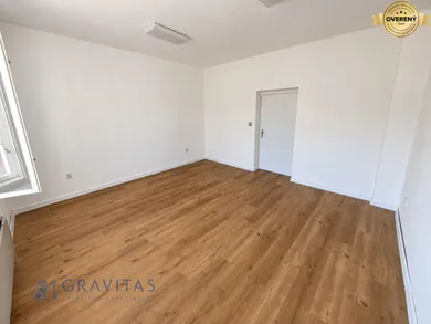 Na prenájom komerčné, 105 m², Bratislava-Nové Mesto, Za stanicou