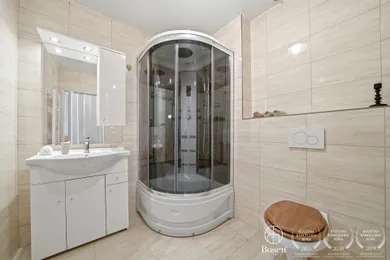 Na predaj 3-izbový dom, 154 m², Bratislava-Podunajské Biskupice