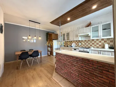 Na predaj 4-izbový dom, 535 m², Rokytov