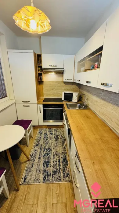 Na predaj 3-izbový byt, 65 m², Partizánske, Makarenkova