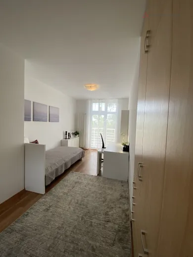 Na prenájom 6-izbový dom, 270 m², Bratislava-Nové Mesto