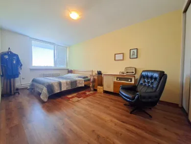 Na predaj 4-izbový dom, 197 m², Piešťany, Valová