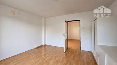Na predaj 5-izbový dom, 150 m², Dubovany, Nová