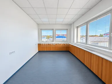 Na prenájom komerčné, 22 m², Košice-Juh, Južná trieda